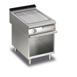 Elektrisk stekhäll BARON Q70SFTV/E613 med räfflad stekplatta i AISI430 stål, på öppet stativ, 600x700mm, 5,4kW